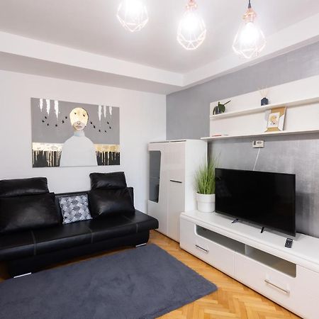 Central Apartment Тыргу-Муреш Экстерьер фото