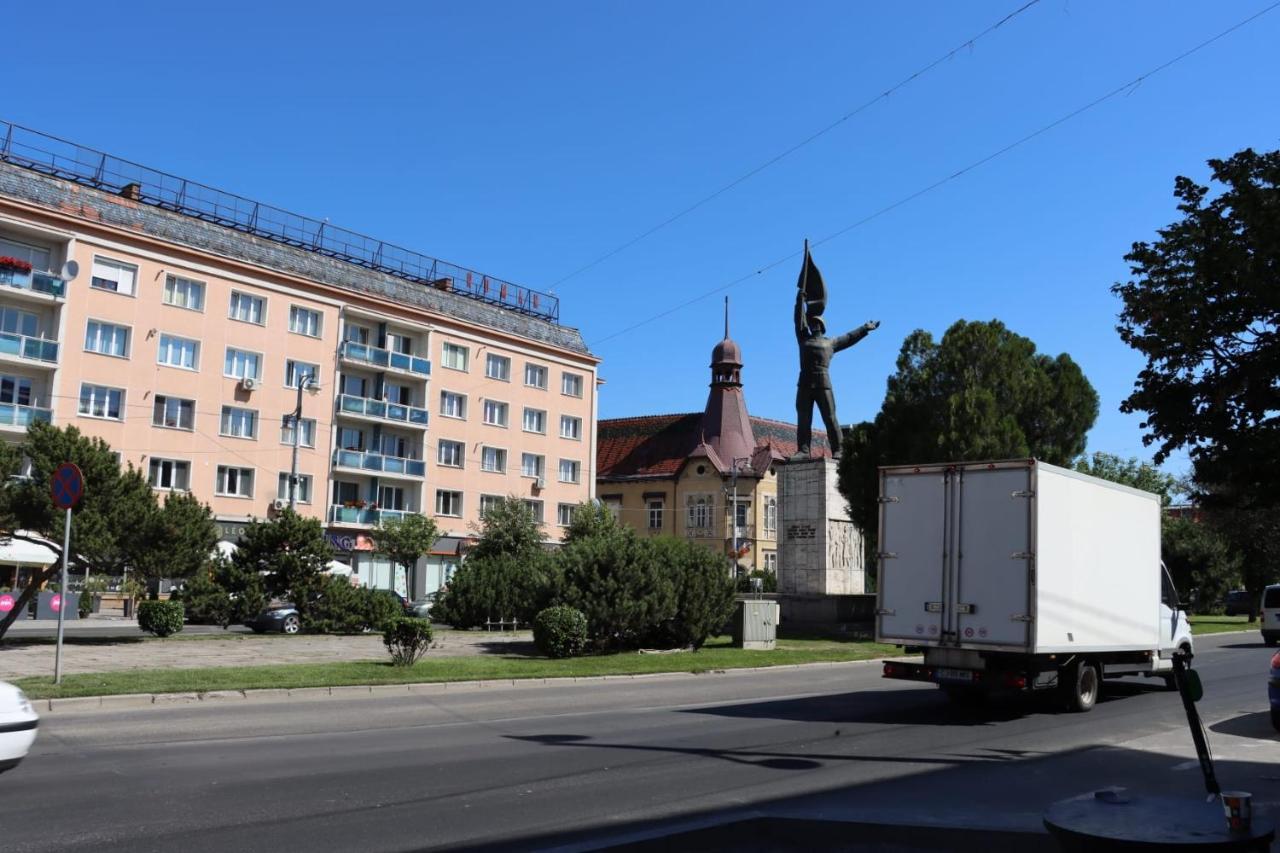 Central Apartment Тыргу-Муреш Экстерьер фото